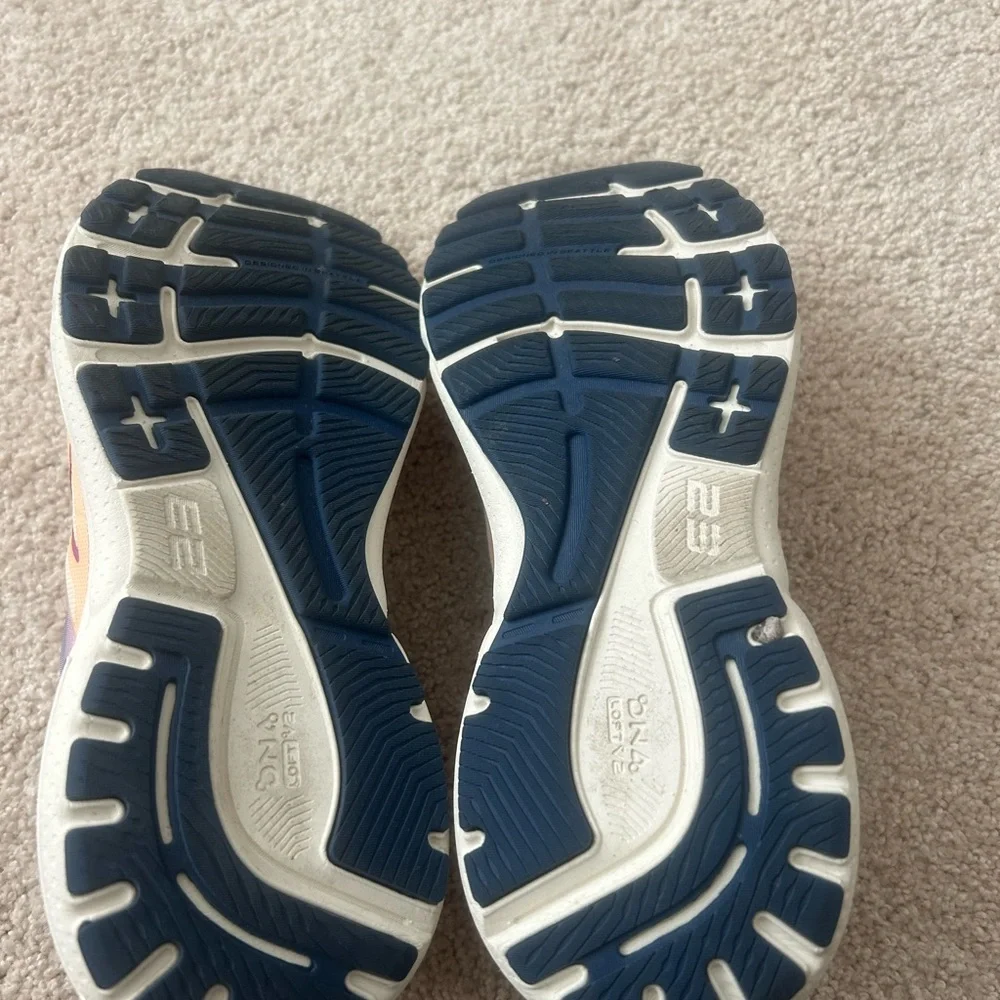 Brooks Women's Adrenaline GTS 23 in Apricot - Picture 7 of 7